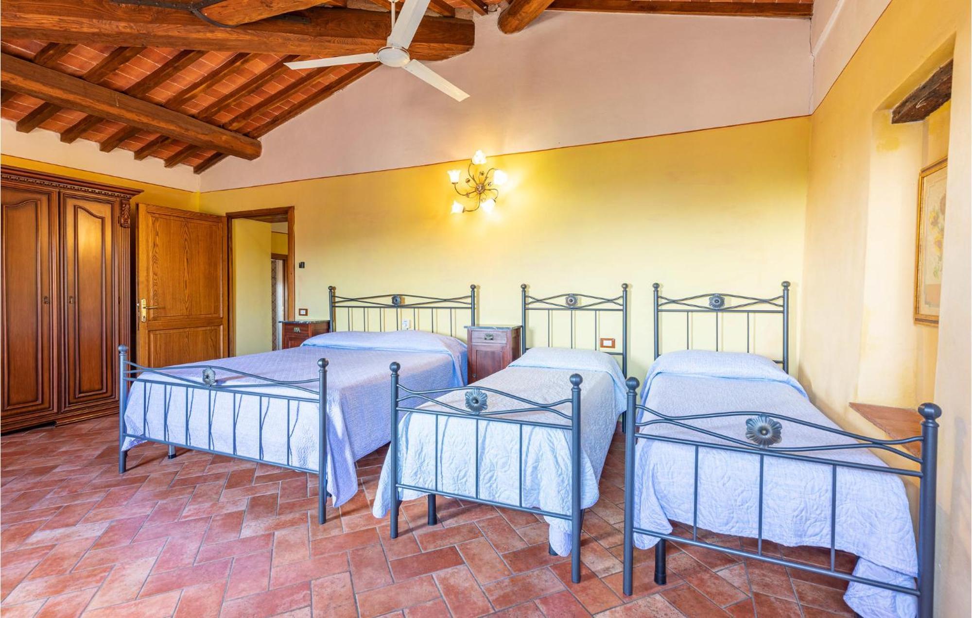 Awesome Home In Marliana With Kitchenette Kültér fotó